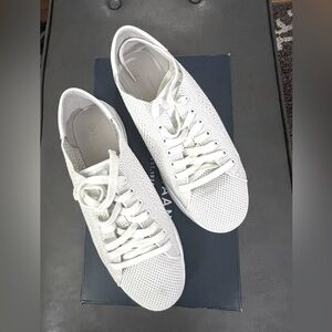 Beand new tennis shoes